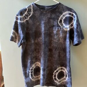 Vineyard Vines t- shirt, size adult S